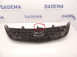 Toyota Avensis T220 Griglia superiore del radiatore paraurti anteriore 5311105040