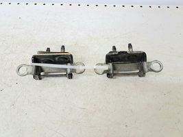 Volvo V50 Tailgate/trunk/boot hinge 