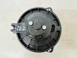 Toyota Avensis T250 Mazā radiatora ventilators 