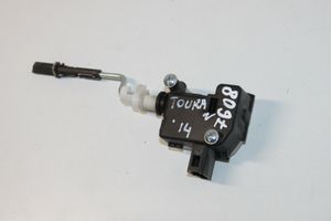 Volkswagen Touran II Verrouillage du bouchon du réservoir de carburant 1T0810773B