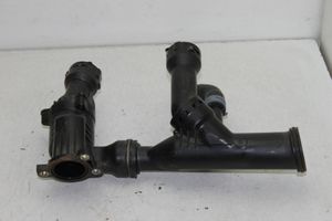 Audi A5 Boîtier de thermostat / thermostat 04L121026R