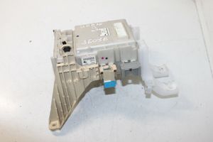 Toyota Urban Cruiser (XP110) Module de fusibles 8273052N00