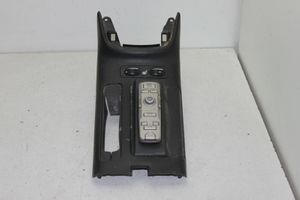 Toyota Avensis T250 Console centrale, commande de multimédia l'unité principale 8682520010