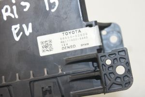 Toyota Auris E180 Ilmastointi-lämmityslaitteen ohjausjärjestelmä 8865002E00