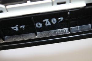 Toyota Corolla E140 E150 Enchufe conector entrada auxiliar 5554802150