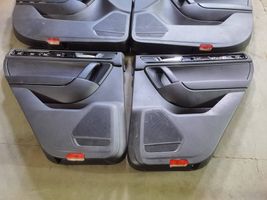 Volkswagen Touareg II Set di rivestimento sedili e portiere 