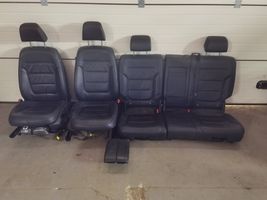 Volkswagen Touareg II Set di rivestimento sedili e portiere 