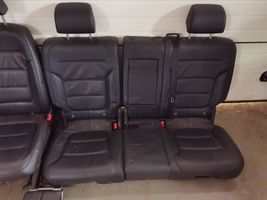 Volkswagen Touareg II Set di rivestimento sedili e portiere 