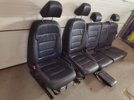 Volkswagen Touareg II Set di rivestimento sedili e portiere 