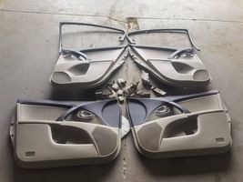 Toyota Avensis T270 Set di rivestimento sedili e portiere 