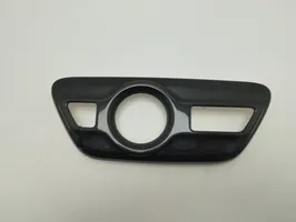 Toyota Prius (XW50) Rivestimento in plastica cornice della leva del cambio 5884147040