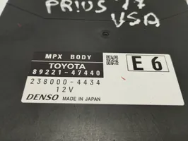 Toyota Prius (XW50) Блок предохранителей 8273047530C