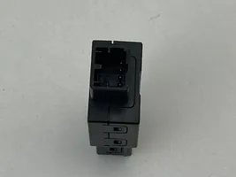 Seat Tarraco AUX in-socket connector 5U0035726