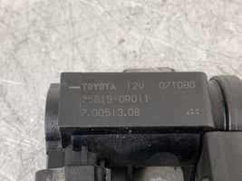 Toyota Avensis T250 Tyhjiöputki 258190R011