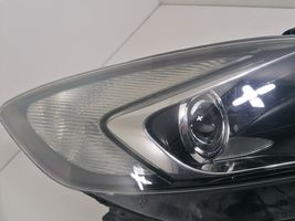 Opel Zafira C Priekšējais lukturis 030126360200