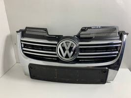 Volkswagen Golf V Etupuskurin ylempi jäähdytinsäleikkö 1K5853653C