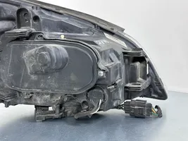 Volvo V60 Lampa przednia 31299990