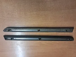 Mercedes-Benz 280 450 W116 Rivestimento dell’estremità del parafango 1168800282