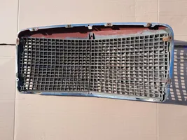 Mercedes-Benz COMPAKT W115 Atrapa chłodnicy / Grill 1158882285