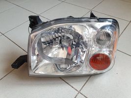 Nissan NP300 Lampa przednia 26075VL36A