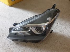 Toyota Yaris Lampa przednia 811700DA30