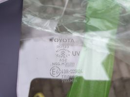 Toyota RAV 4 (XA40) Szyba karoseryjna tylna 6272042350