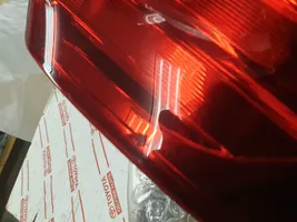 Toyota Avensis T270 Lampa tylna 8155005270