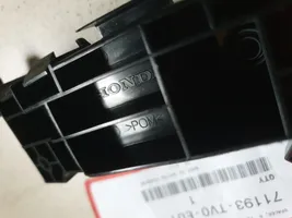 Honda Civic IX Etupuskurin kannake 71198TV0E01