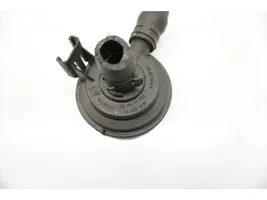 Opel Signum Separatore dello sfiato dell’olio 24414343