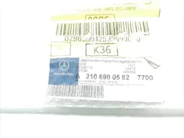 Mercedes-Benz E AMG W210 Rivestimento portiera posteriore (modanatura) A2106900582