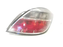 Opel Astra H Lampa tylna 13222325