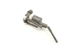 Renault Megane III Pompe de lave-glace de pare-brise 8200031805