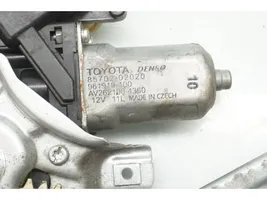Toyota Avensis T270 Takaoven ikkunan nostomoottori 85702-02020