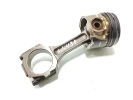 Hyundai Trajet Piston with connecting rod 