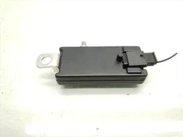 Audi A2 Antenos stiprintuvas 8Z0035225B