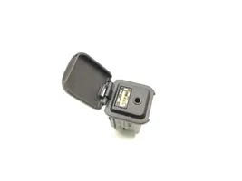 Mazda 6 Connecteur/prise USB KD45669U0