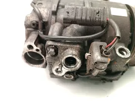 Mercedes-Benz E AMG W212 Compressore aria condizionata (A/C) (pompa) 447260-5992