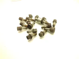 Opel Corsa D Anti-theft wheel nuts and lock 