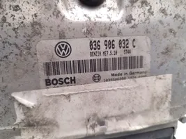 Volkswagen New Beetle Variklio valdymo blokas 036906032C
