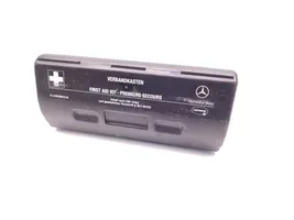 Mercedes-Benz C AMG W202 Kit di pronto soccorso A2208600150