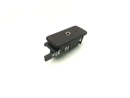 Volkswagen Touareg I Câble adaptateur AUX 1K0035724