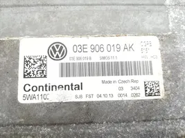 Volkswagen Polo V 6R Motorsteuergerät/-modul 03E906019AK