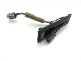 Chevrolet Captiva Connecteur/prise USB 3U2Y-0