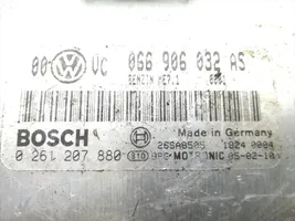 Volkswagen PASSAT B5.5 Variklio valdymo blokas 066906032AS