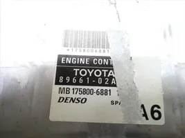 Toyota Corolla E120 E130 Calculateur moteur ECU MB175800-6881