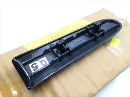 Mercedes-Benz E AMG W211 Rivestimento dell’estremità del parafango A2116900262