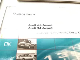 Audi A4 S4 B5 8D Carnet d'entretien d'une voiture 