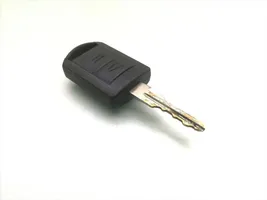 Opel Corsa C Ключ / карточка зажигания 5WK48669