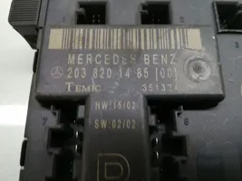 Mercedes-Benz C AMG W203 Klosze lamp tylnej klapy bagażnika 2038201485