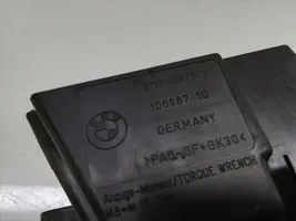 BMW 7 E65 E66 Pokrywa skrzynki akumulatora 8387573